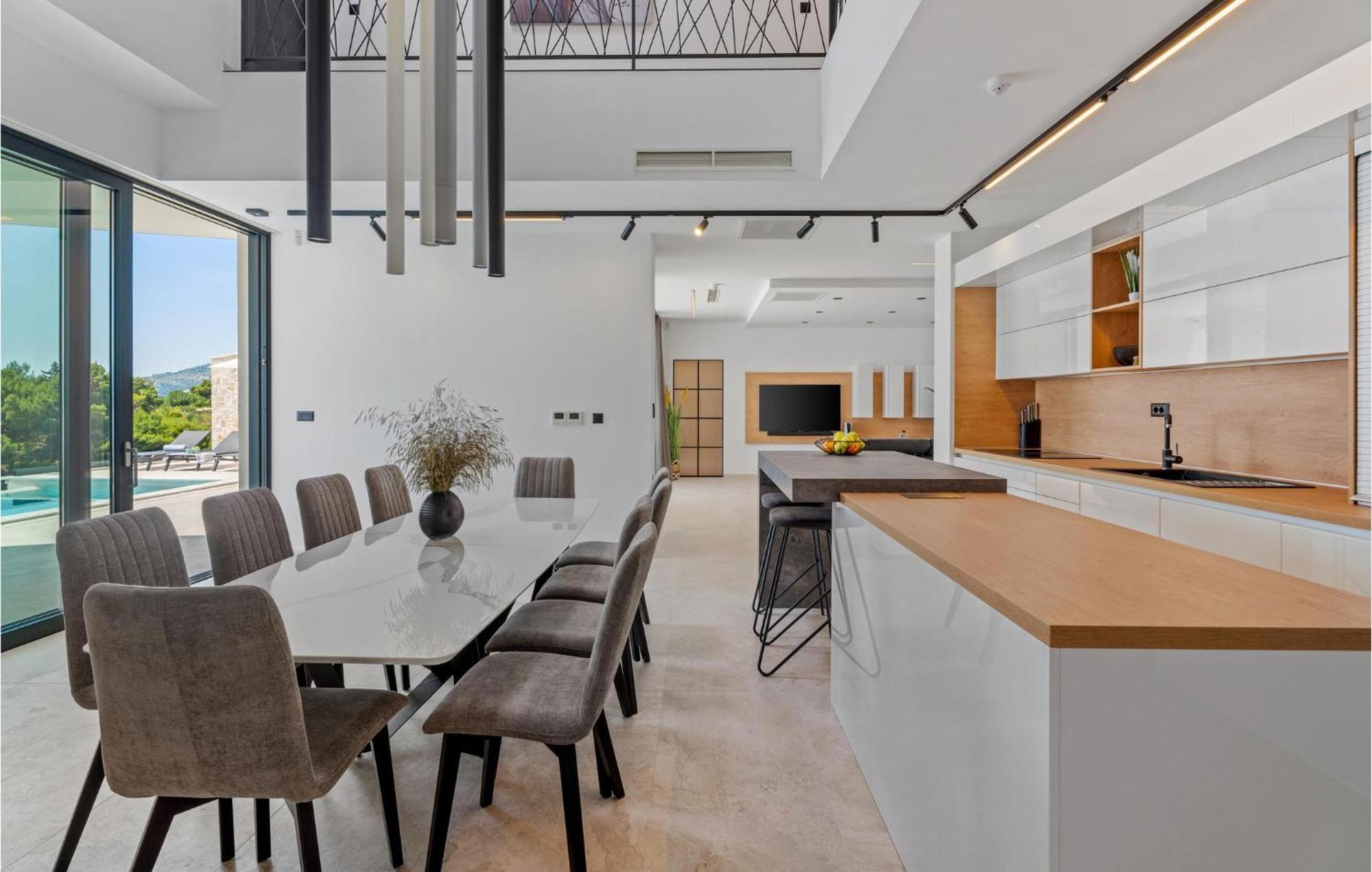 Beautiful Home In Omis With Kitchen Ngoại thất bức ảnh