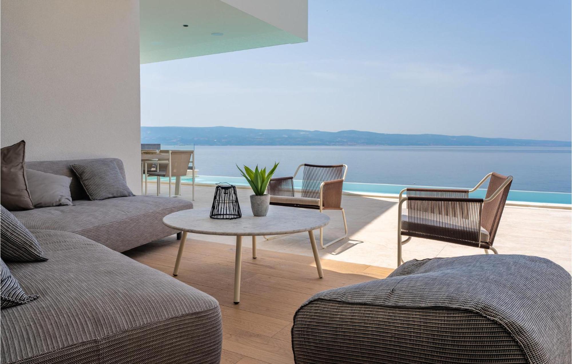 Beautiful Home In Omis With Kitchen Ngoại thất bức ảnh