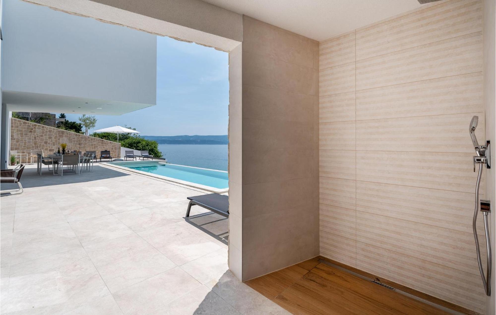 Beautiful Home In Omis With Kitchen Ngoại thất bức ảnh