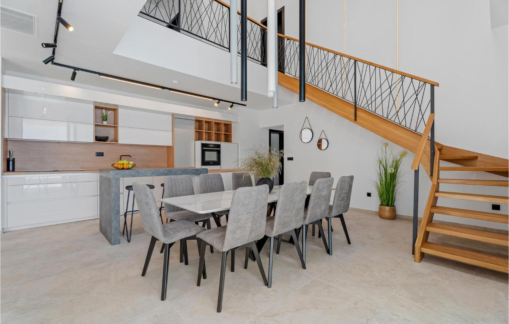 Beautiful Home In Omis With Kitchen Ngoại thất bức ảnh